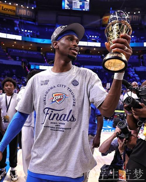 亚历山大展现MVP风采 雷霆追平系列赛 亚历山大展现MVP风采 雷霆追平系列赛